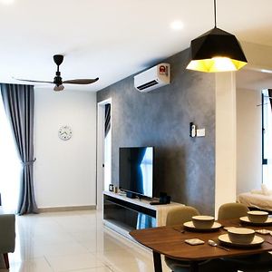 H2O Residences By Victoria Home
